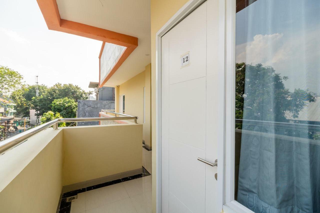 Reddoorz Near Plaza Atrium Senen Hotel Jakarta Exterior photo