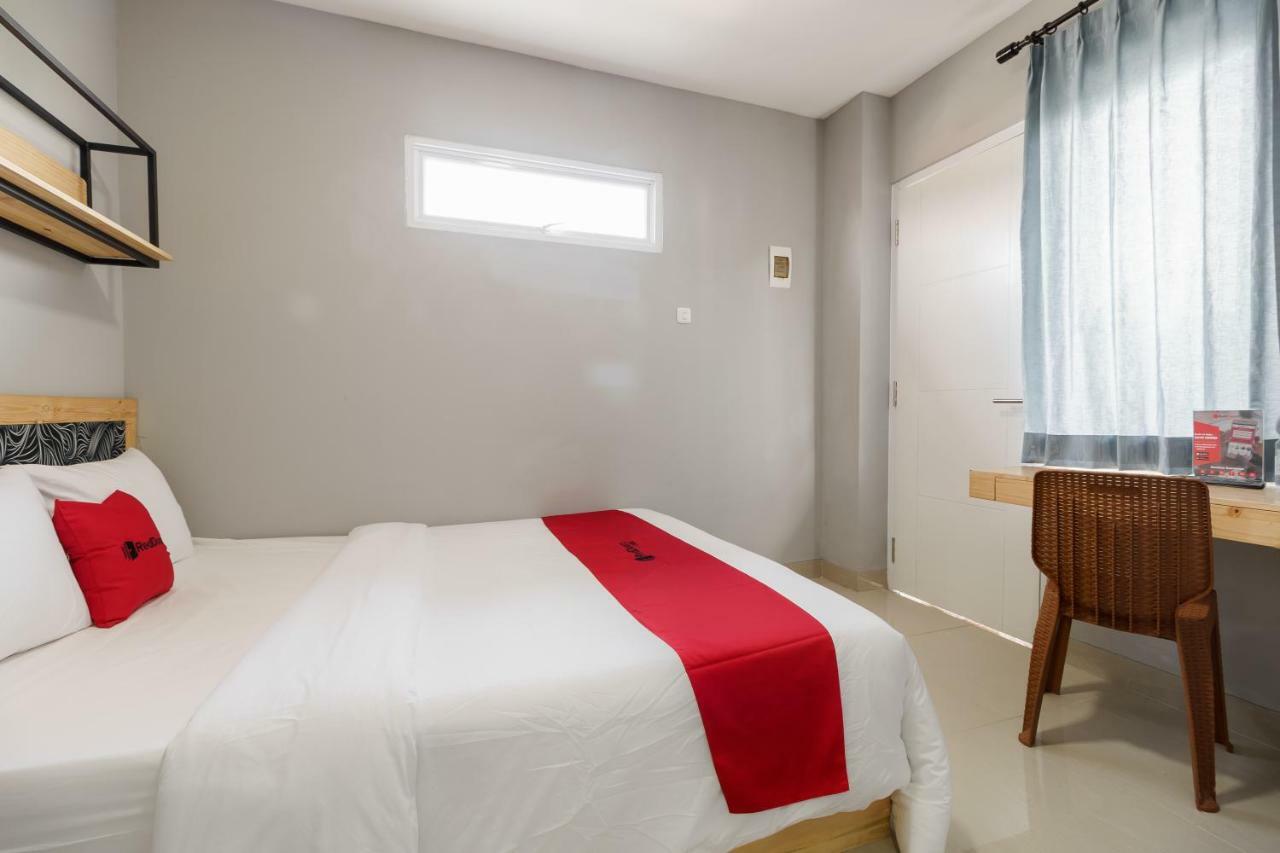 Reddoorz Near Plaza Atrium Senen Hotel Jakarta Exterior photo